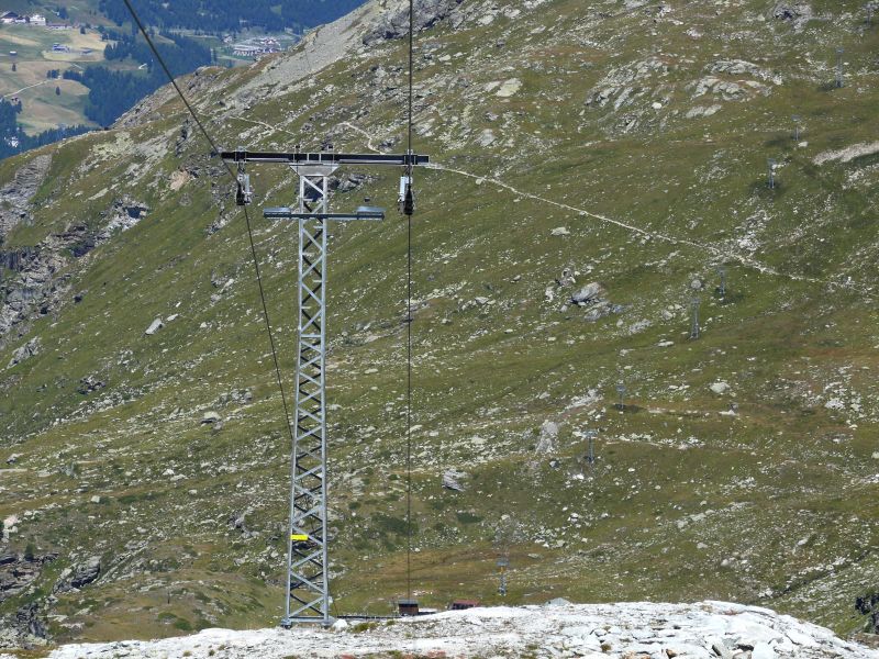 Schlepplift Murtèl mit Sesselbahn Gian d'Alva im Hintergrund, August 2007