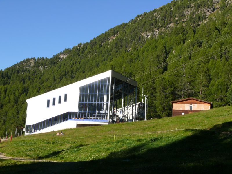 Talstation der Luftseilbahn Surlej-Murtèl, August 2007
