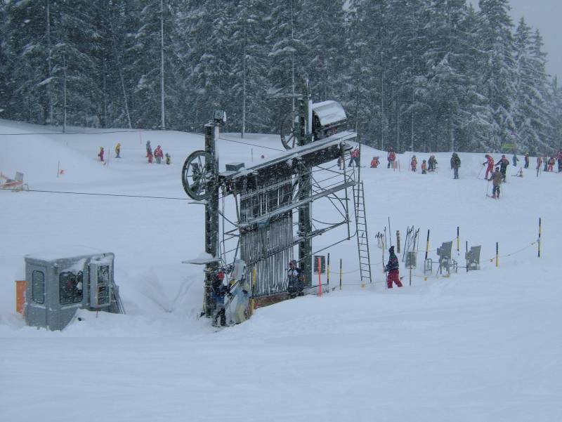 Talstation des Schlepplifts Verdets, April 2006