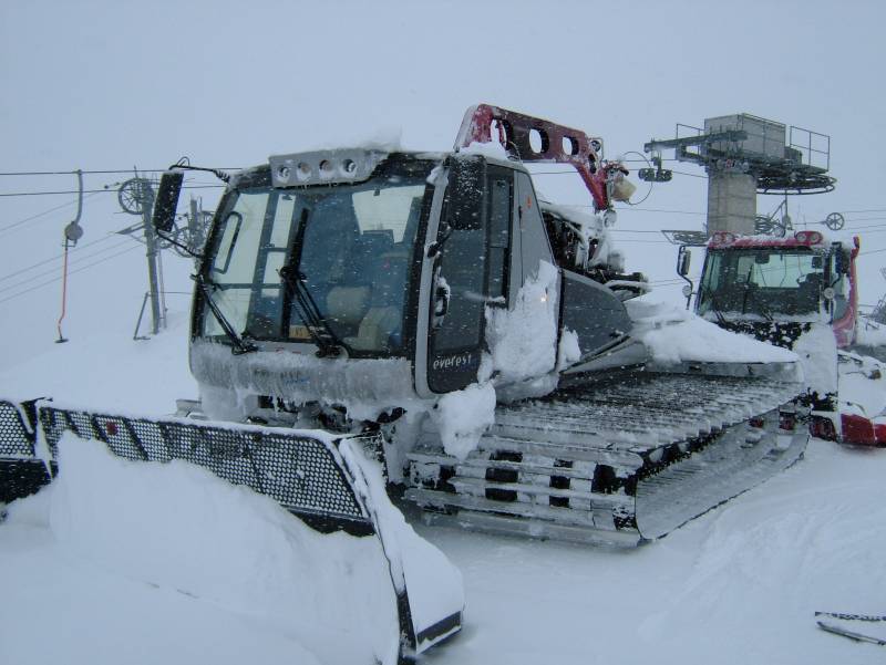 Pistenfahrzeug auf dem Cry d'Er, April 2006