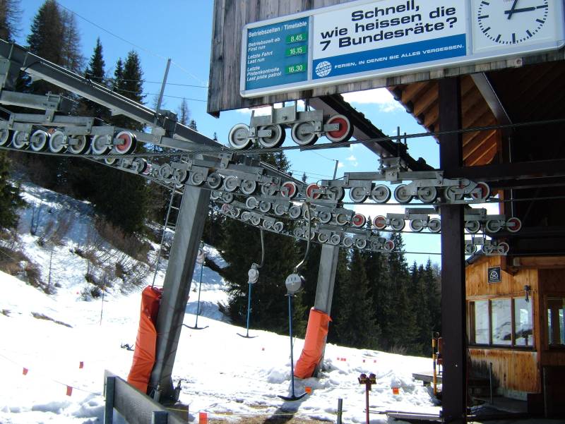 Talstationen der Schlepplifte Nülli, April 2005