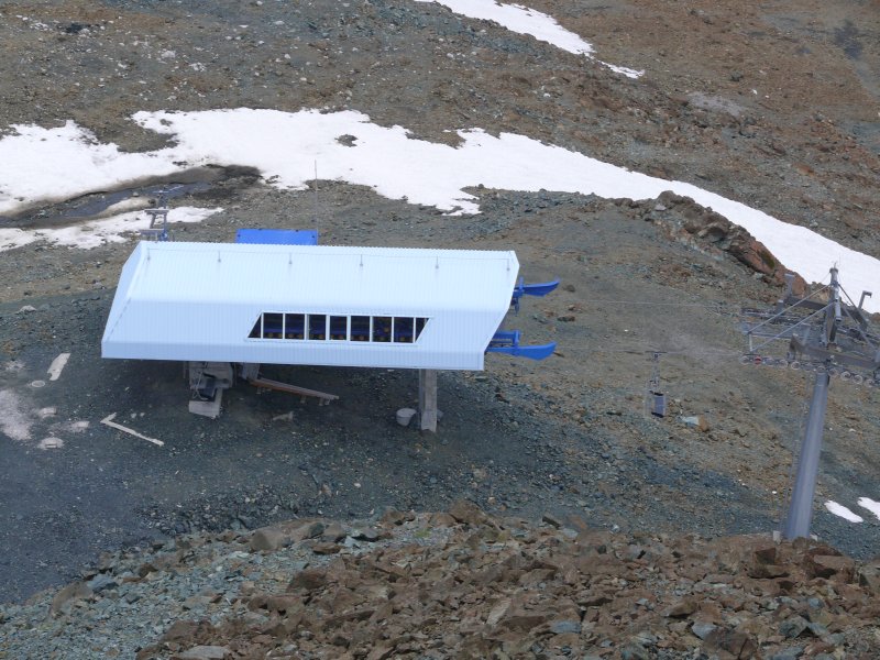 Blick auf die Bergstation der Garaventa-Sesselbahn Meierhofertälli, Juli 2009