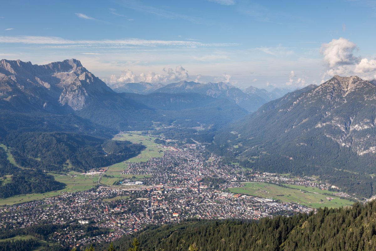 Blick vom Wank auf Garmisch-Partenkirchen