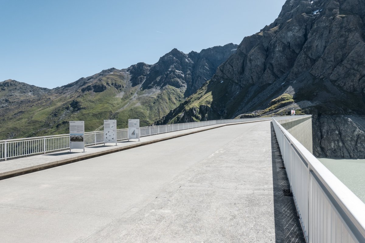Staumauer Grande Dixence am Lac des Dix, Juni 2022