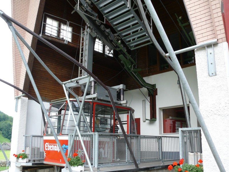 Kabine in der Talstation, Juli 2008