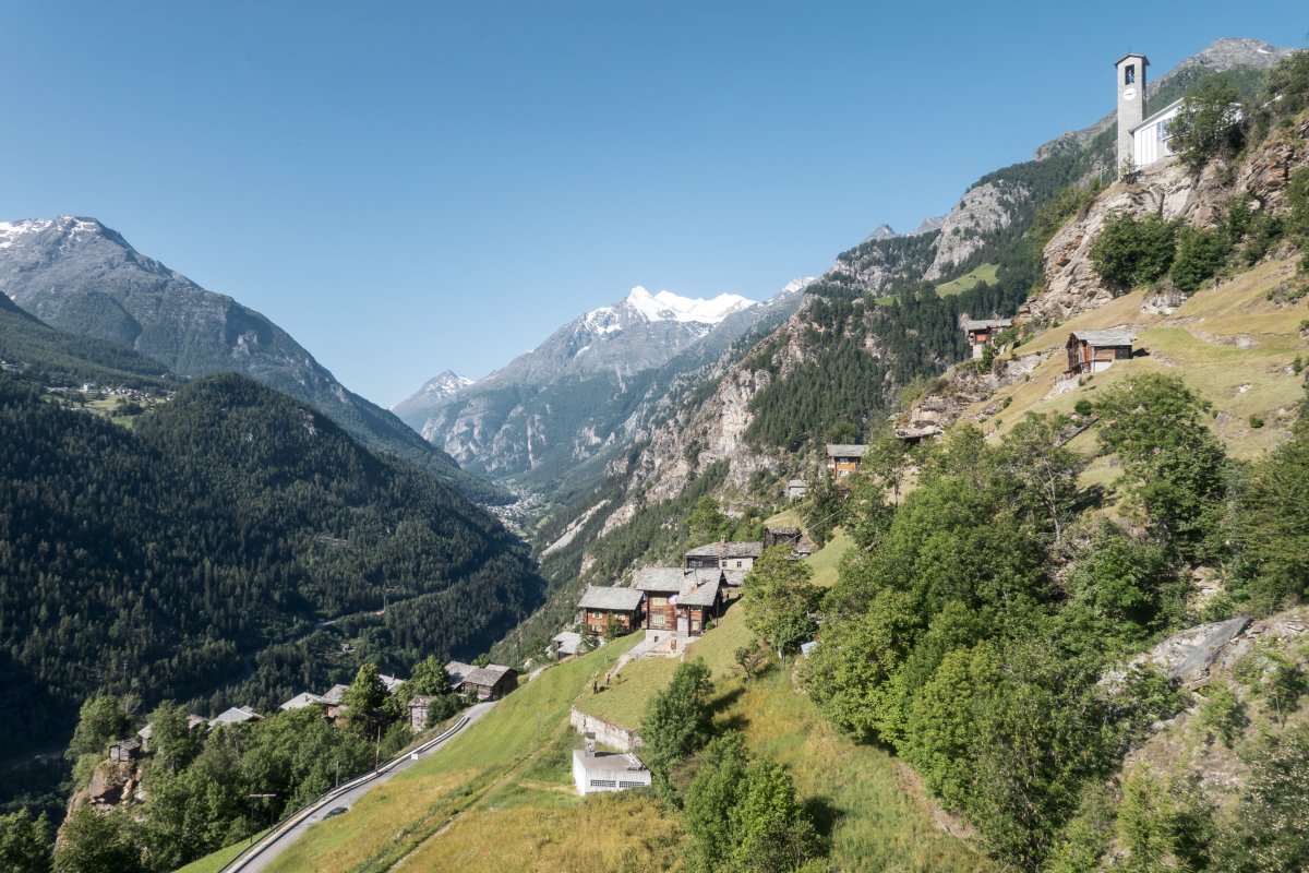 Embd mit Blick ins Mattertal
