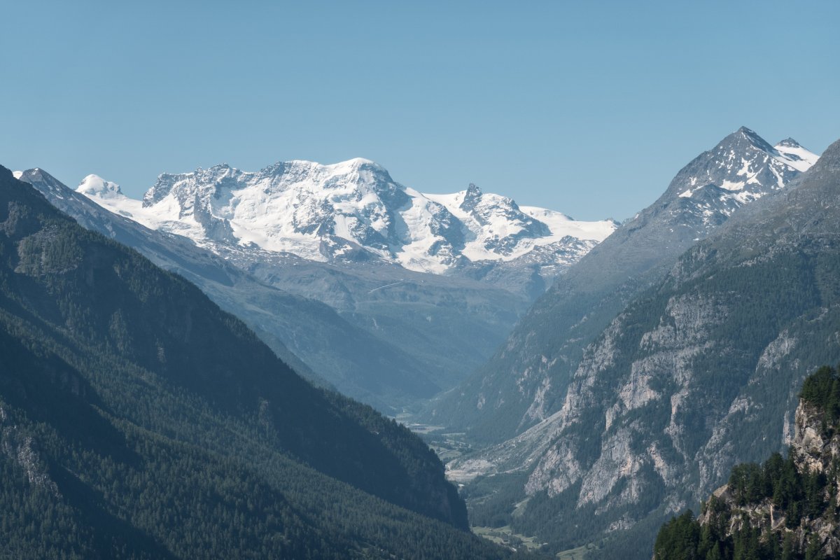 Blick von Schalb auf Breithorn und Klein Matterhorn, Juni 2022