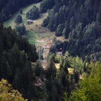 Strecke der Luftseilbahn Vallorcine-Emosson, die gleich drei Mal die Landesgrenze zwischen der Schweiz und Frankreich überquert, August 2011