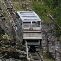 Standseilbahn Le Châtelard-Château-d'Eau, mit 87% maximaler Steigung die steilste Pendelstandseilbahn der Welt, August 2011