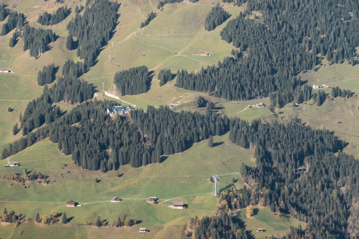 Blick vom Jochpass ins Skigebiet Brunni, Oktober 2022