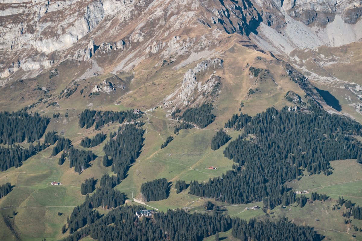 Blick vom Jochpass ins Skigebiet Brunni, Oktober 2022