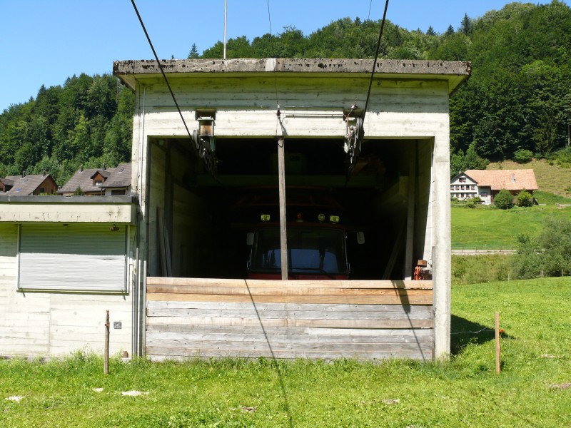 Talstation des Schlepplifts Brand-Oberegg in Steg. Gebaut wurde der Lift von Städeli, Juli 2008