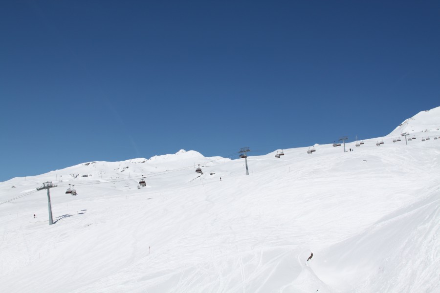 Blick zur Sesselbahn Mutta Rodunda, April 2010