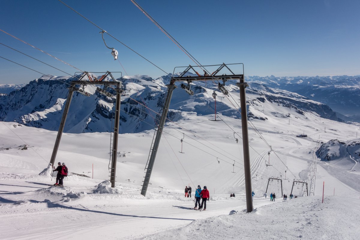 Sommerskilifte auf dem Vorabgletscher in Laax