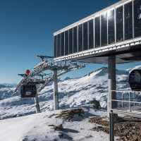 Bergstation der Kabinenbahn Segnes-Ils Cugns, Dezember 2025
