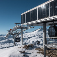 Bergstation der Kabinenbahn Segnes-Ils Cugns, Dezember 2025