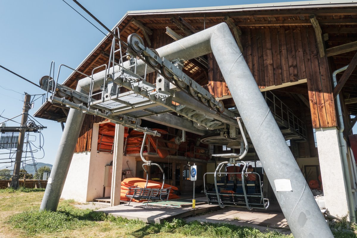 Talstation der Sesselbahn Tovais, August 2023