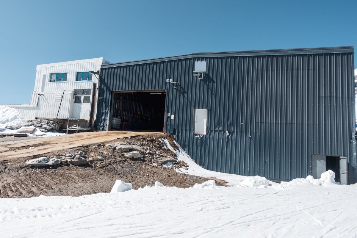 Ehemalige Bergstationen der Kabinenbahnen Tignes-Grande Motte, Juli 2021