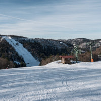 Sesselbahn La Lande und stillgelegter Schlepplifte La Chaume, Dezember 2021