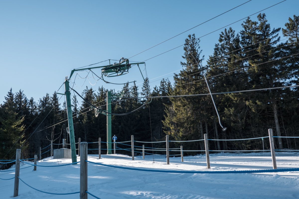 Bergstationen der Schlepplifte Carrefour, Dezember 2021