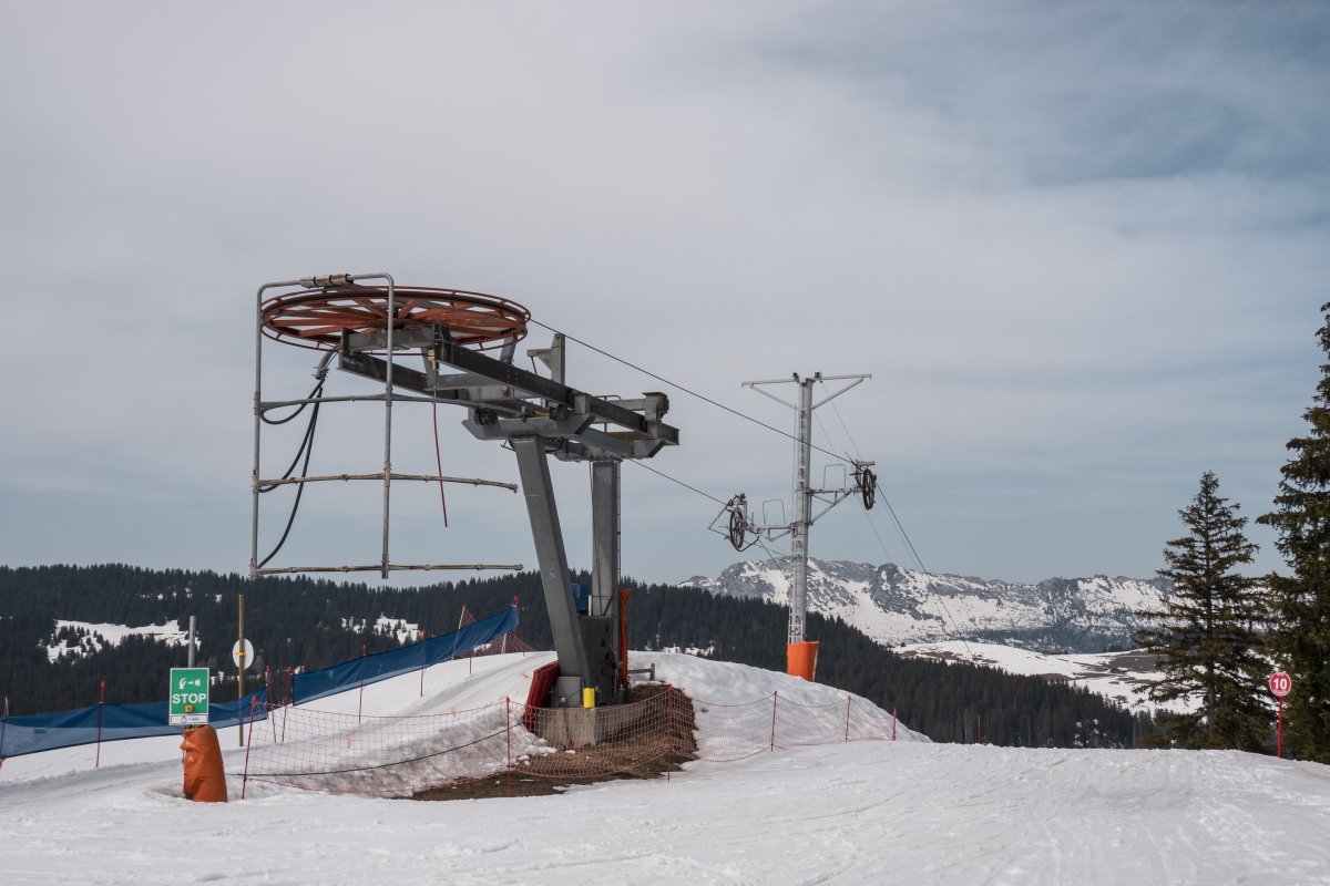 Bergstation des Schlepplifts Grand Crêt, März 2022