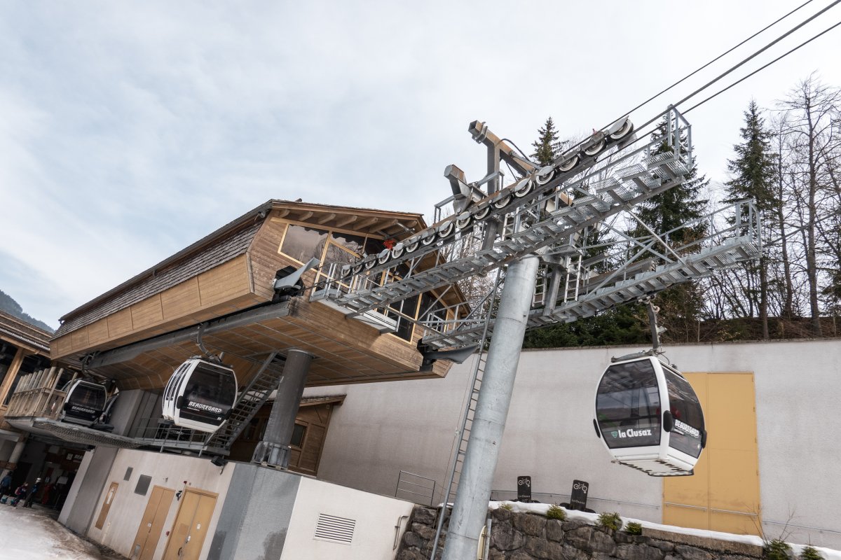 Talstation der Kabinenbahn Beauregard, März 2022