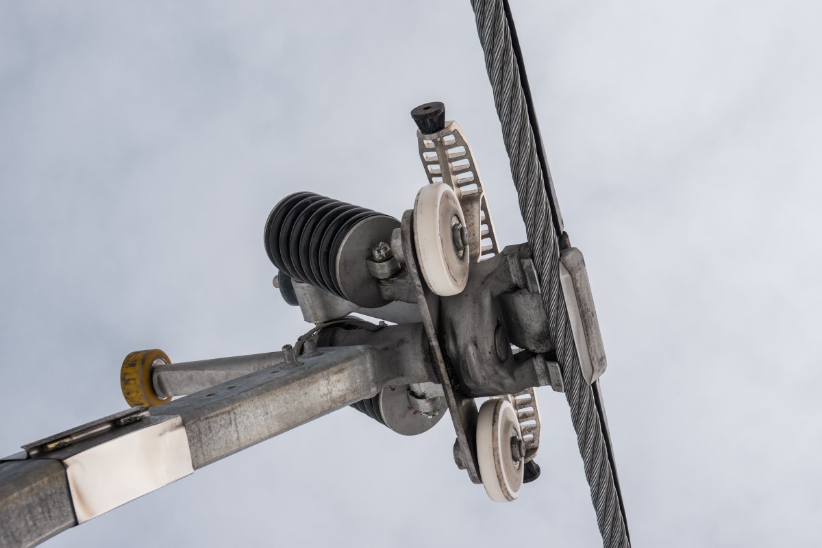 Klemme der Sesselbahn Crêt du Merle, März 2022