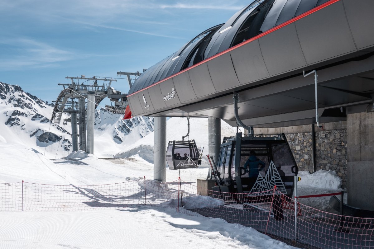 Bergstation der Kabinenbahn Roche de Mio-Col de la Chiaupe, April 2024