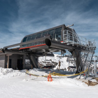 Bergstation der Sesselbahn Chalet de Bellecôte, April 2024