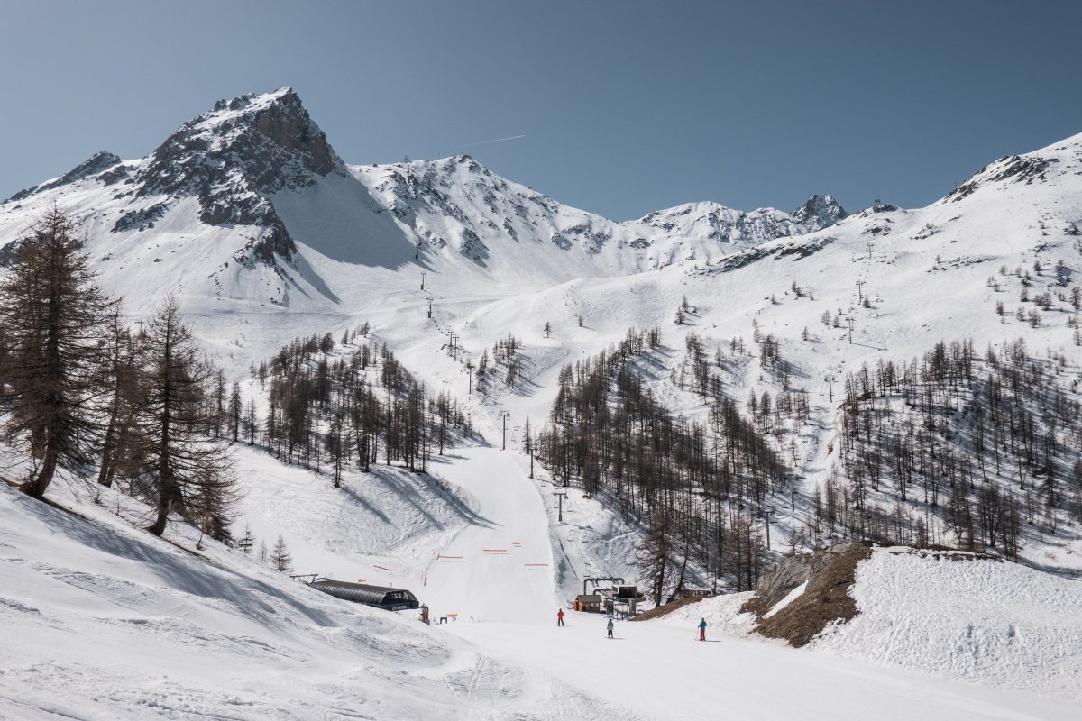 Skigebietssektor Bachas mit Sesselbahnen