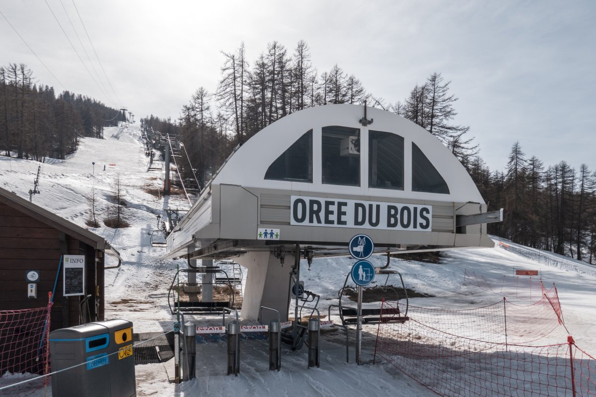 Sesselbahn Orée du Bois parallel zur Luftseilbahn Serre Chevalier