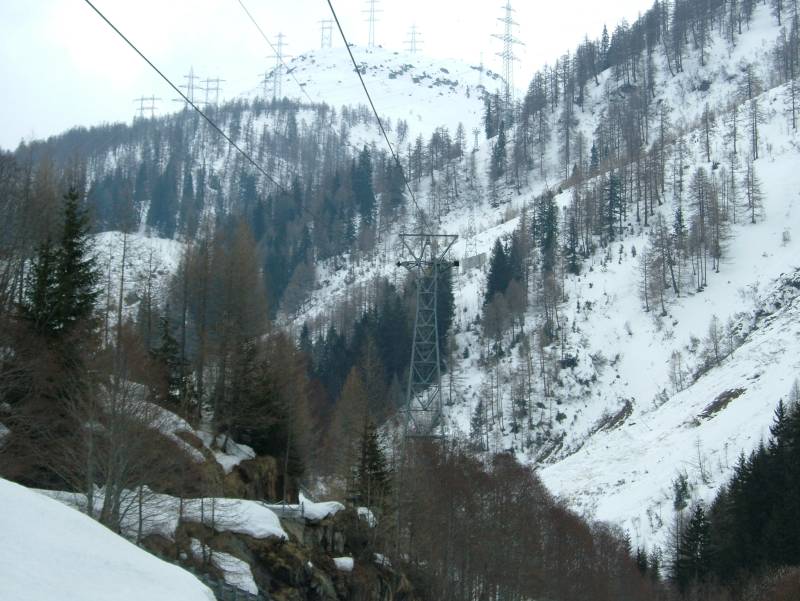 Luftseilbahn Ulrichen-Aegina, April 2006