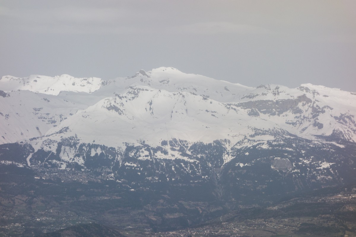 Blick vom Roc d'Orzival ins Skigebiet von Anzère, April 2018