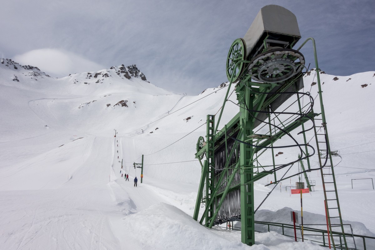 Talstation des Schlepplifts Lona 2, April 2018