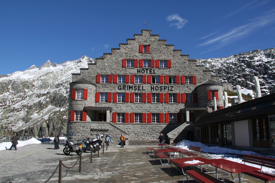 Auf dem Grimselnollen befindet sich auch das Grimsel Hospiz, Oktober 2010