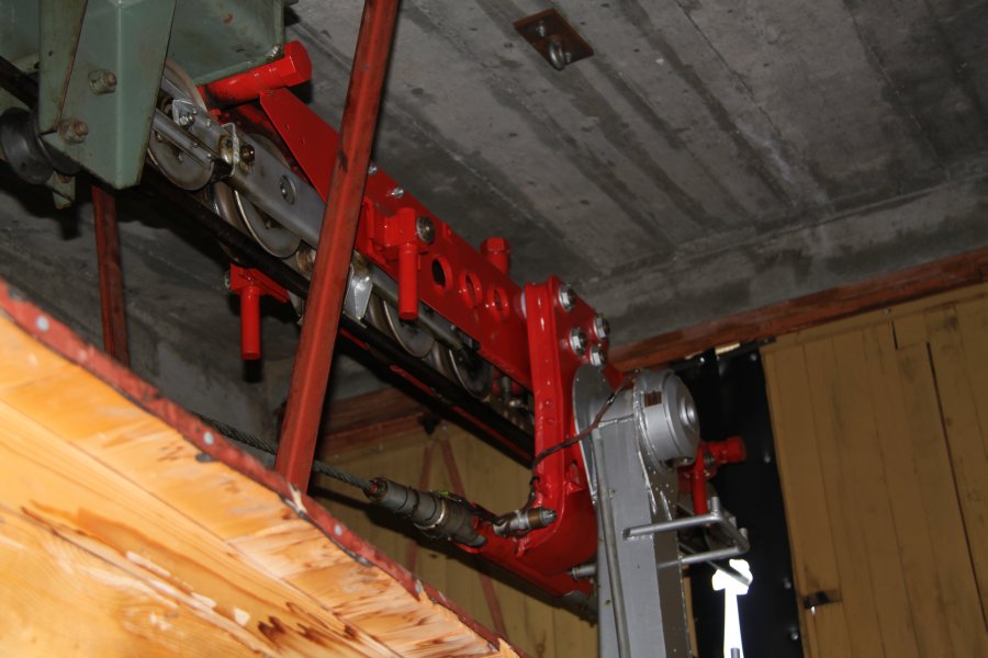 Laufwerk der nicht öffentlichen Luftseilbahn Grimselnollen-Hausenegg, Oktober 2010