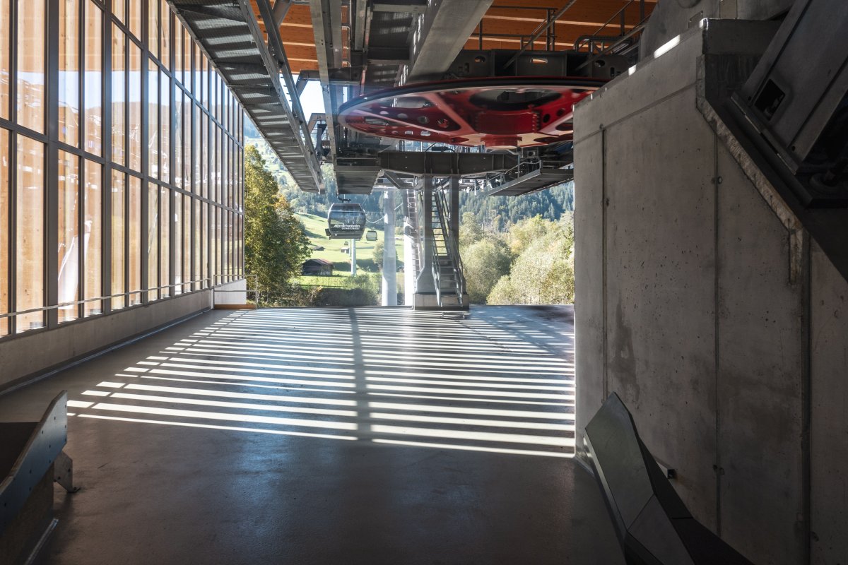 Talstation der Kabinenbahn Grindelwald-Holenstein, Oktober 2021
