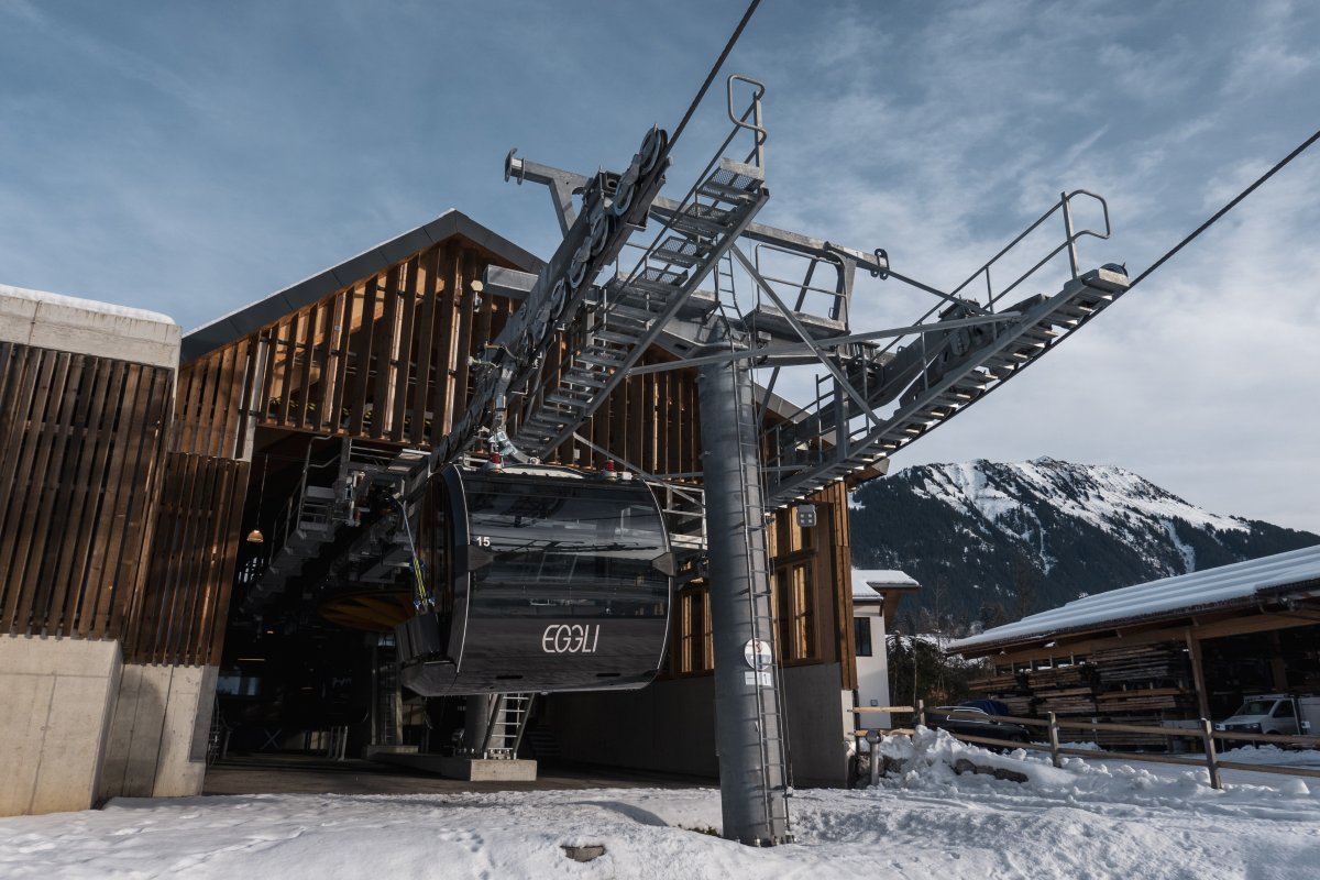 Talstation der Kabinenbahn Gstaad-Eggli, Dezember 2022