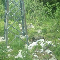 Fundamente der Vorgängerbahn der Luftseilbahn Gsteig-Sanetsch, Juli 2006