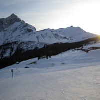 Skipiste nach Tschappina mit dem Piz Beverin im Hintergrund, Dezember 2011