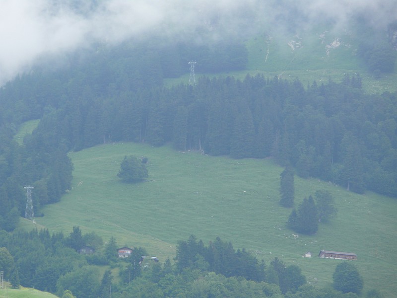 Ebenfalls stillgelegt ist die zweite Sektion Luftseilbahn zur Rothenflue. Diese wurde von Küpfer gebaut und hört auf den Namen Huserenberg-Rothenflue, Juli 2008