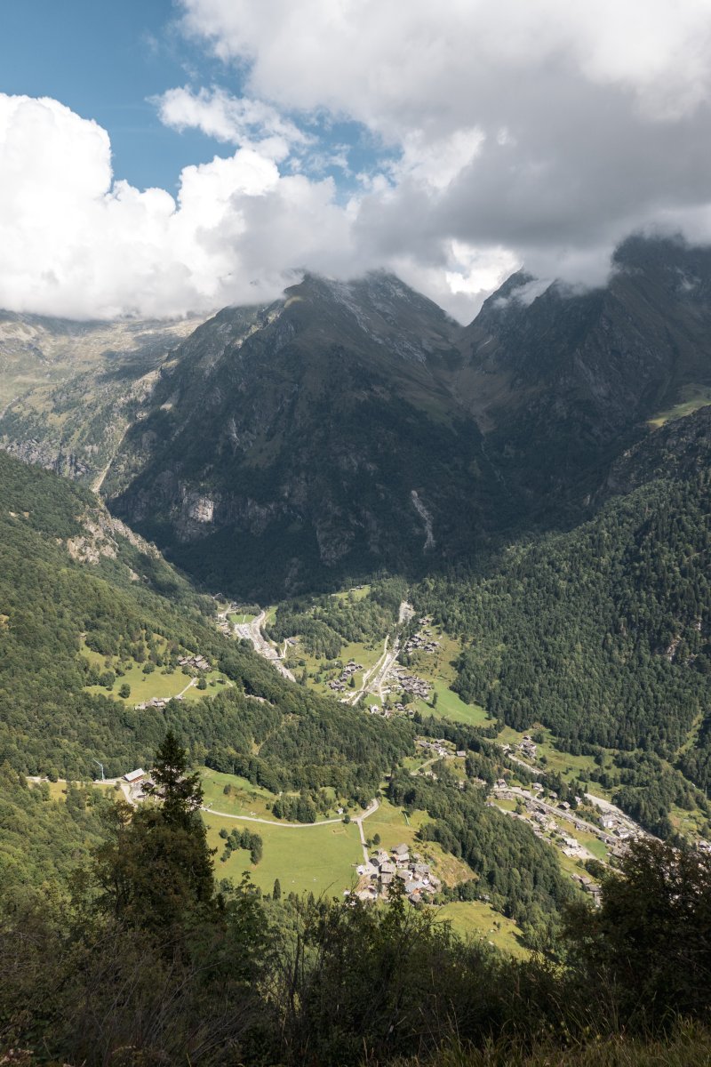 Ausblick vom Belvedere auf den Talschluss des Valsesia