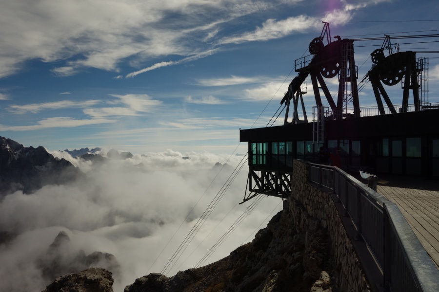 Bergstation der Luftseilbahn Passo Pordoi-Sass Pordoi, Oktober 2013