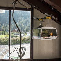 Sessel der ehemaligen Sesselbahn Tarlenta-Doss dei Gembri, September 2023