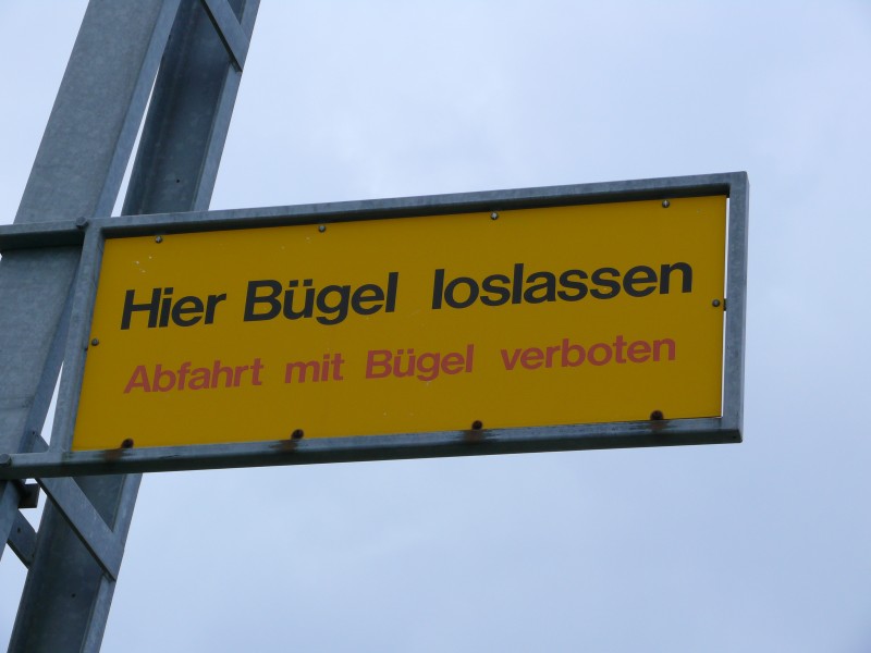 Die Abfahrt macht man für gewöhnlich auch mit den Skiern ;-), Juli 2008