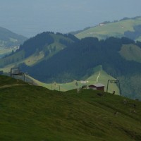 Zoom zum etwas längeren und grösseren Schlepplift Studen-Kronberg, Juli 2008