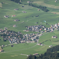 Gonten mit Schleppliften Alpsteinblick am rechten Bildrand, September 2022