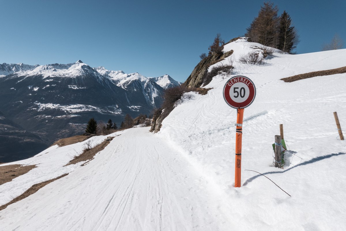 Skipiste mit Geschwindigkeitsbegrenzung
