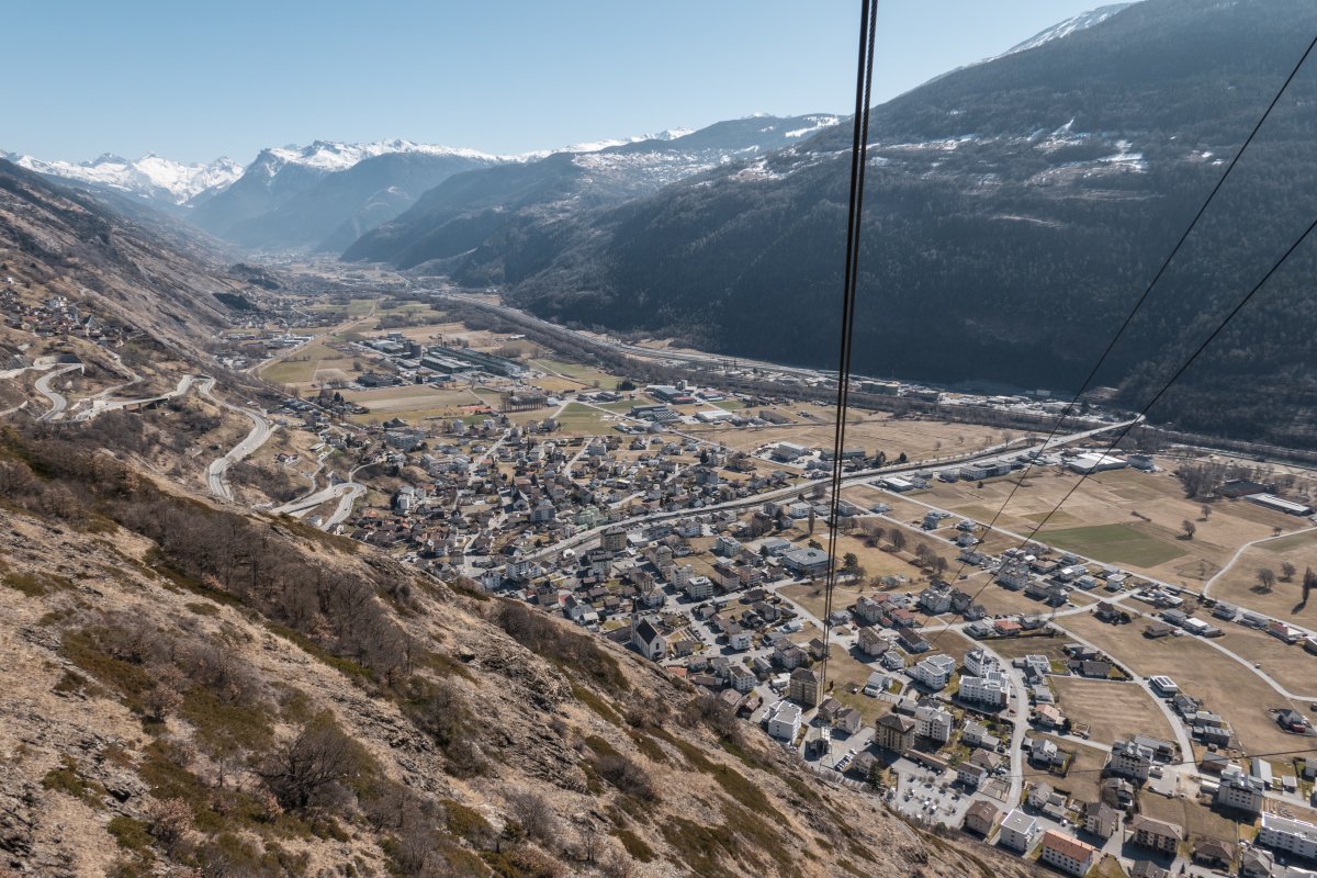 Talfahrt mit der Seilbahn nach Gampel