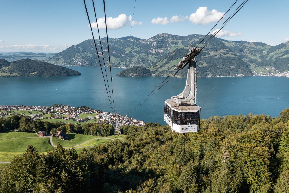 Seilbahn zur Klewenalp mit Vierwaldstättersee